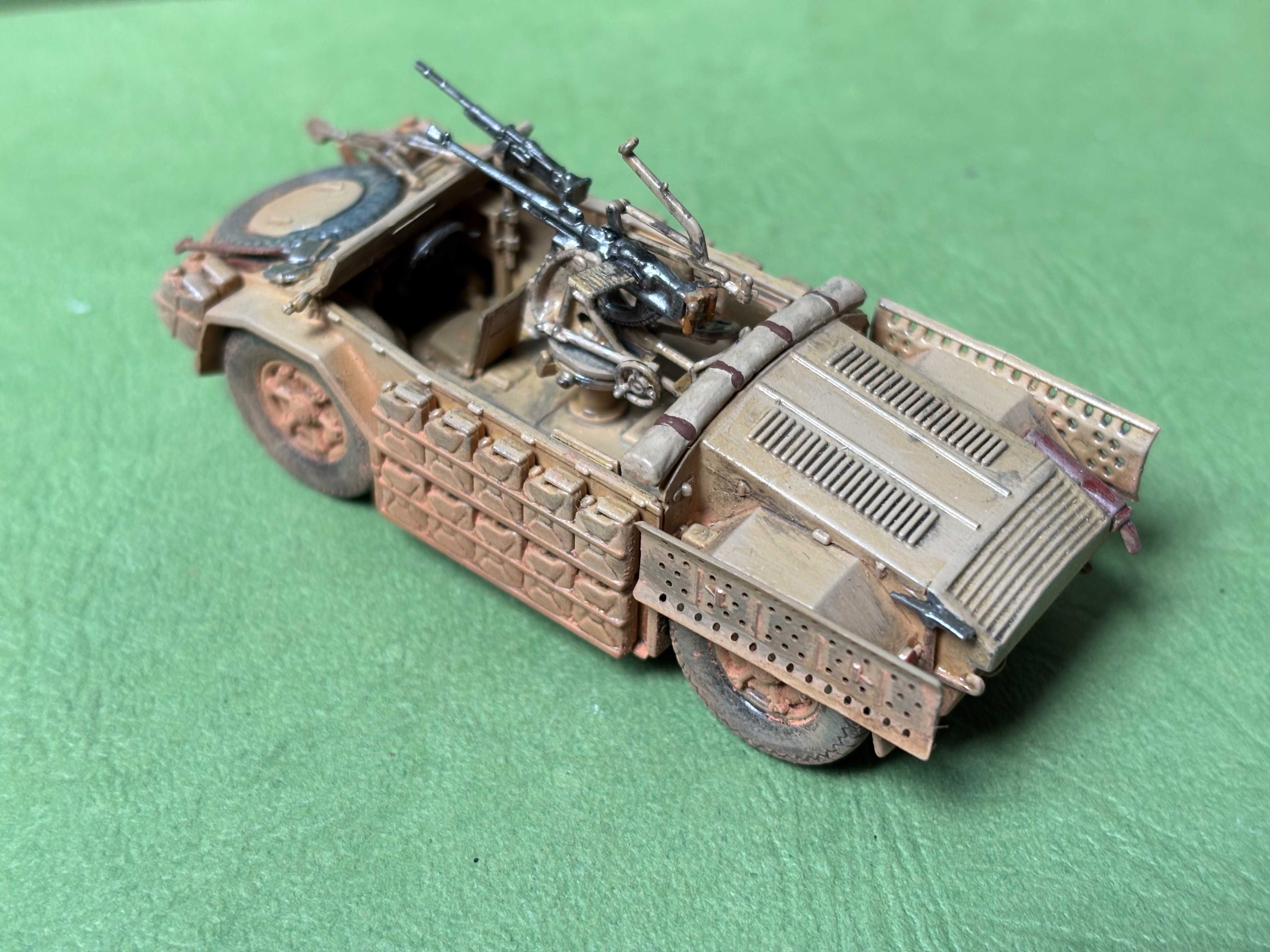 Model 1/72  - Camionetta AS 42 Sahariana (model plastikowy)