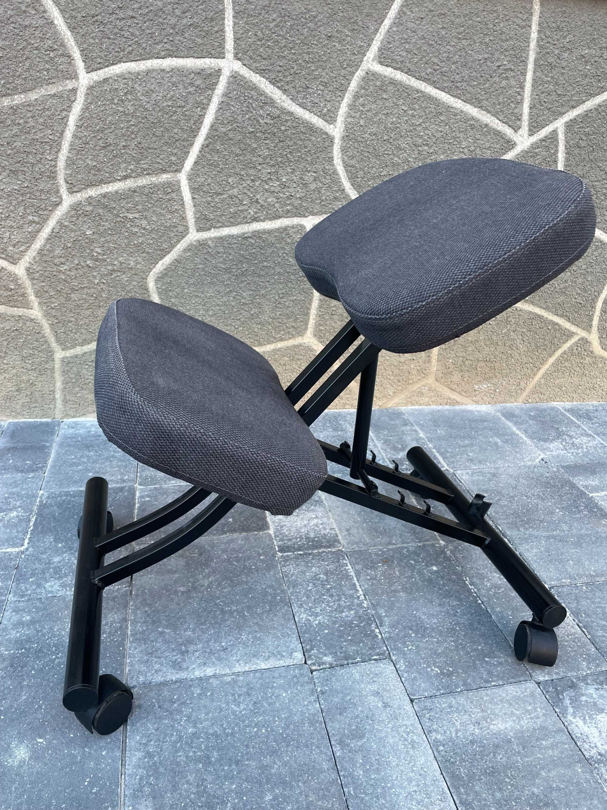 Ортопедичний стілець EIFRED IKEA