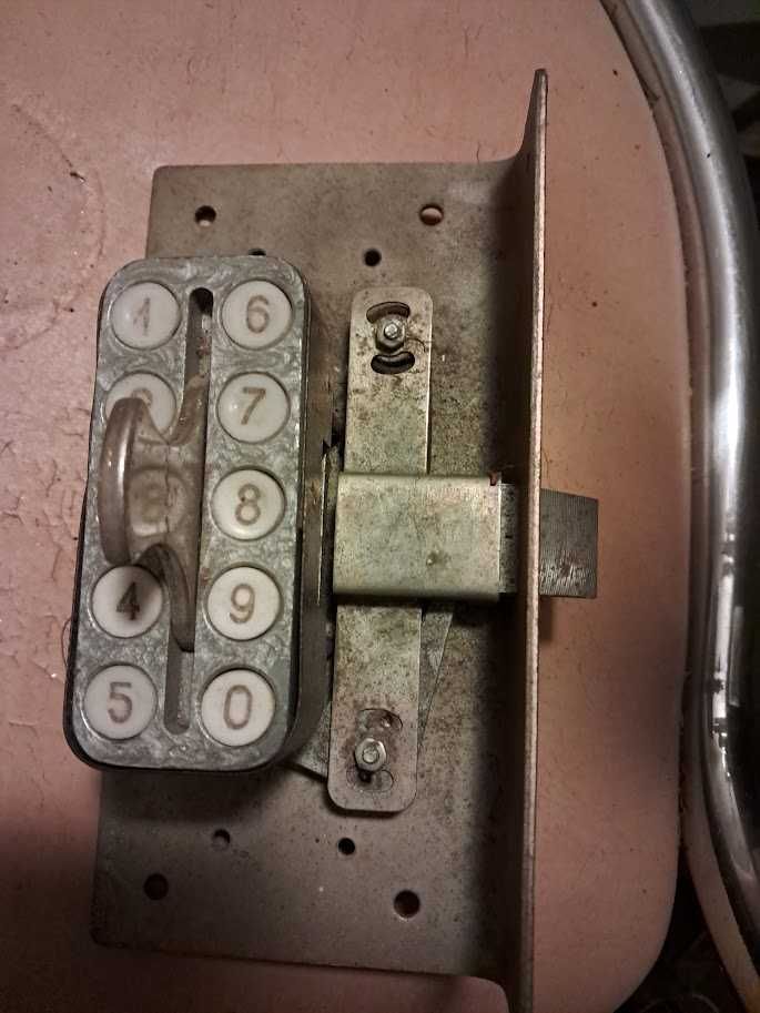 zamek na KOD mechaniczny    nie do otwarcia