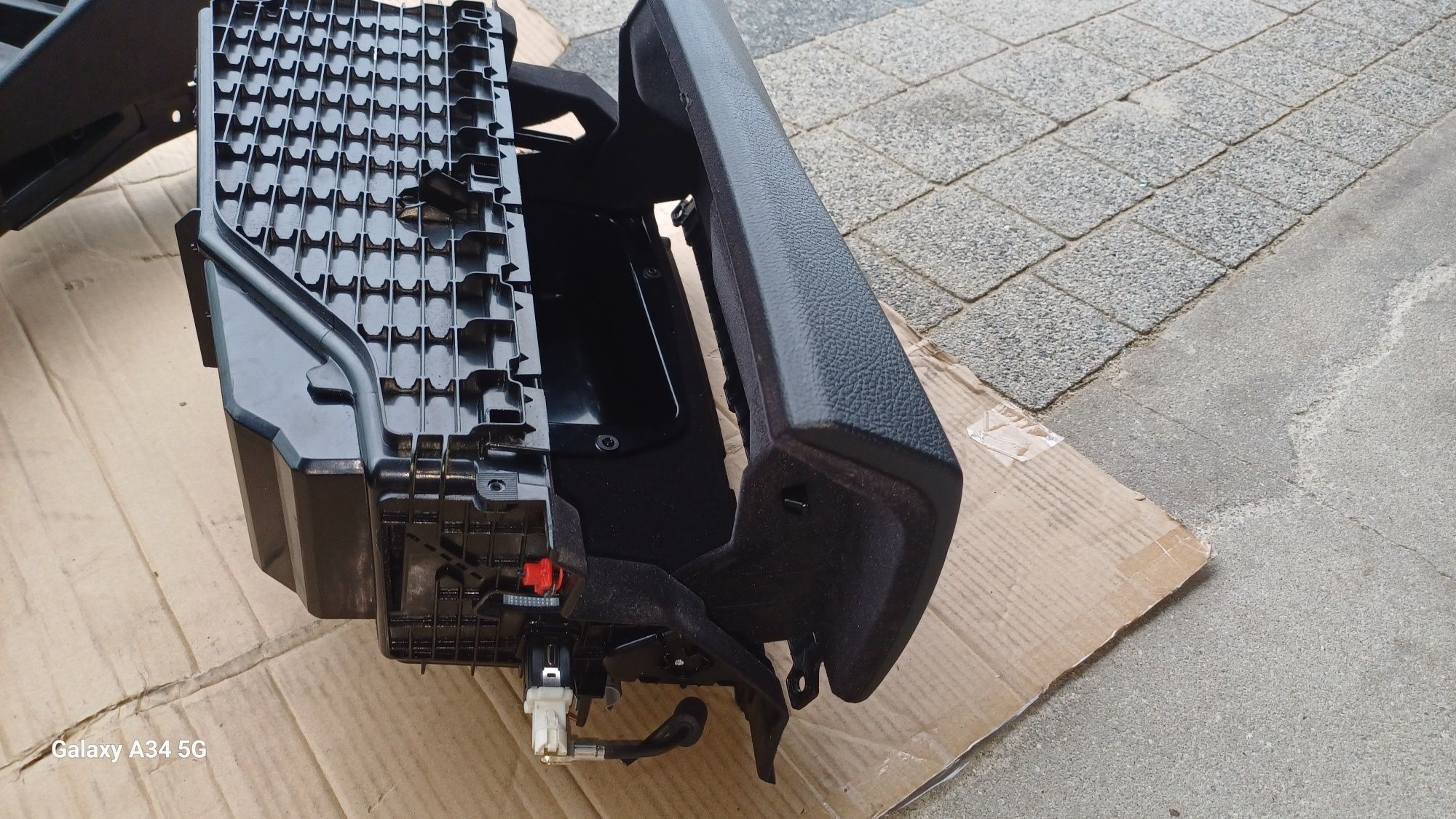 Schowek czarny konsoli bmw f10 f11