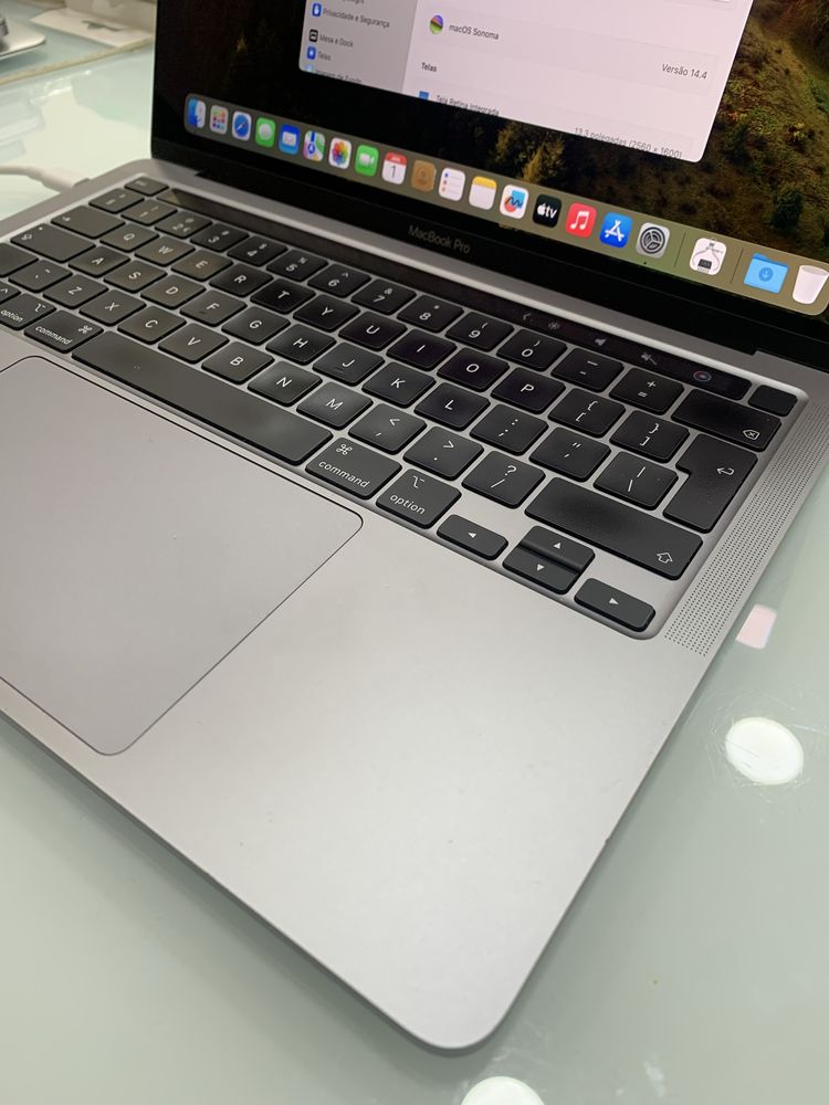 Macbook Pro M1 16GB RAM 256 GB SSD