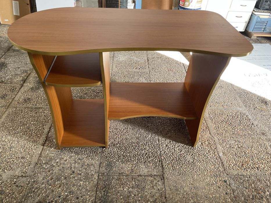 secretaria de madeira