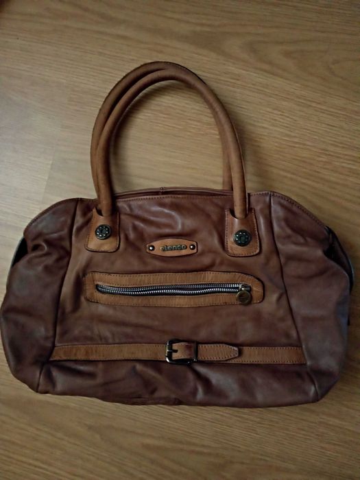 Mala senhora Elenco- negociavel