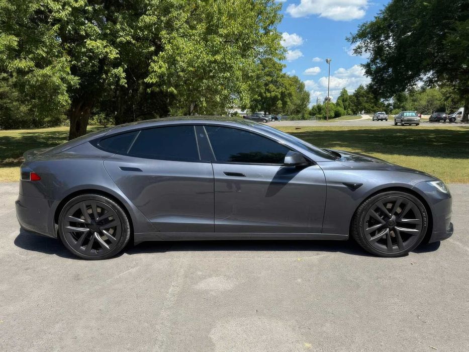 Tesla Model S      2021