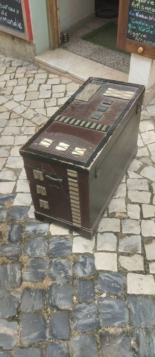 Bau de madeira Antigo...E muito mais