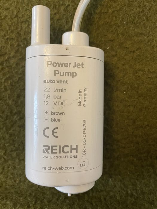 Pompka do wody Reich Power Jet Plus 12V do przyczep kempingowych.
