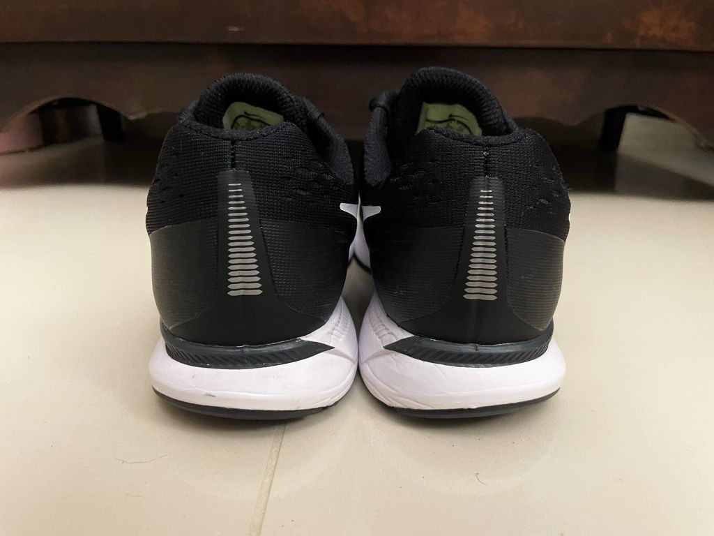 Nike Air Zoom Pegasus 34 buty do biegania uniseks 40 

Rozmiar 40
Wkła