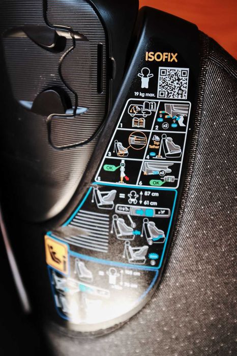 Cadeira Auto i-Size rotativa para bebé Bebeconfort AxissFix