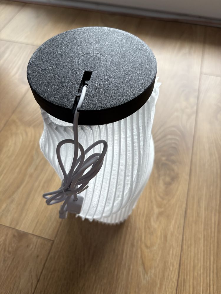 Lampka nocna LED na USB – ciepłe światło, druk 3D