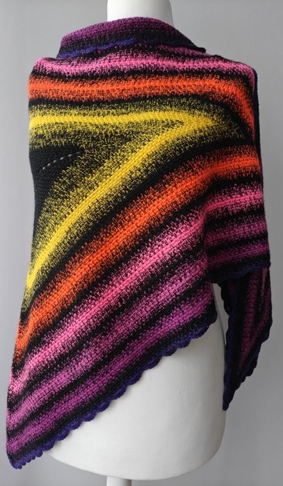 Chusta handmade ręcznie na szydełku z włókien merynosa nieużywana duża