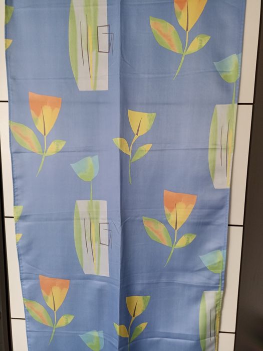 Sprzedam 2 Zasłony i 1 bieżnik.