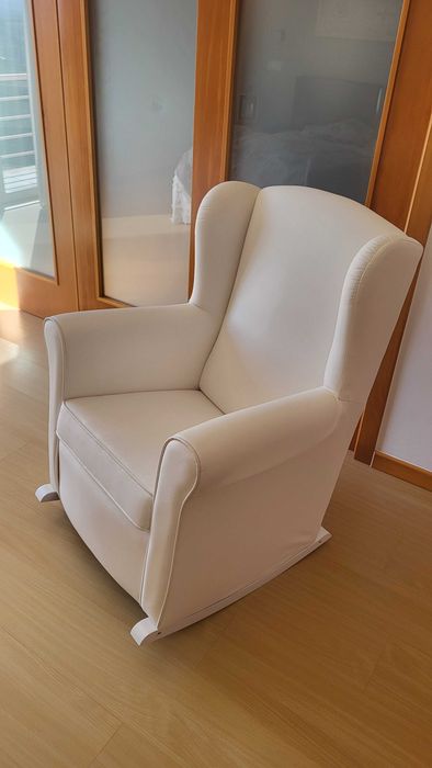 Poltrona de Amamentação Branca