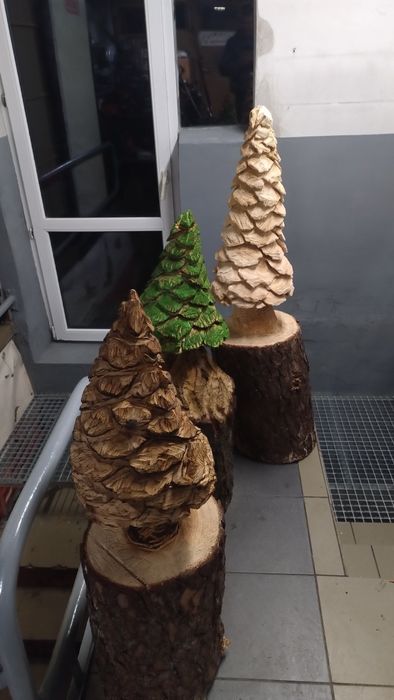 Choinka rzeźba ozdoba