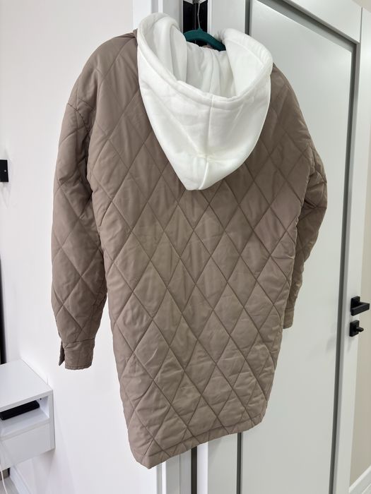 Жіноча осіння куртка