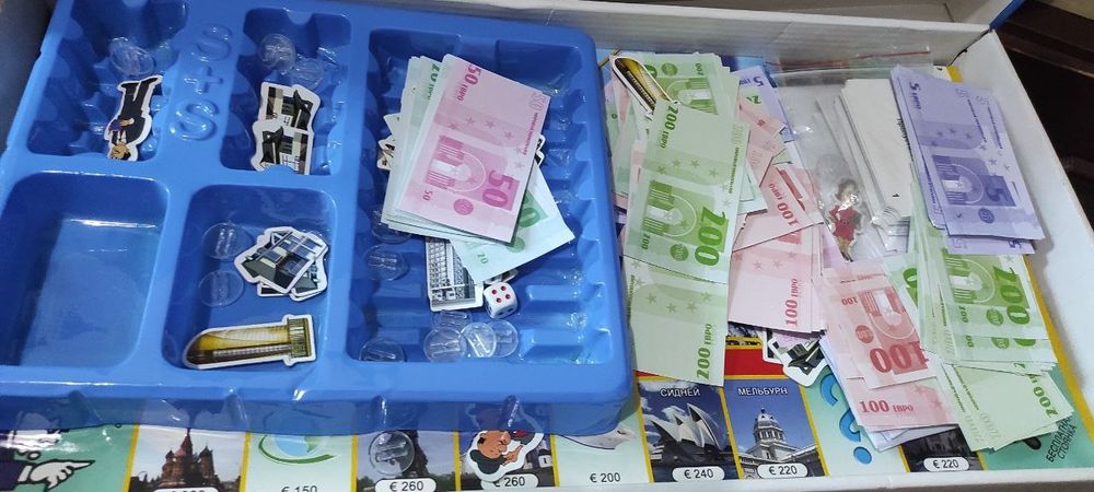 Монополия, юный химик ,другие игры