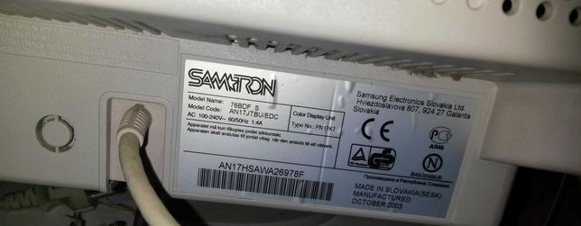 Монитор компьютера  Samsung Samtron 76BDF S cтарый