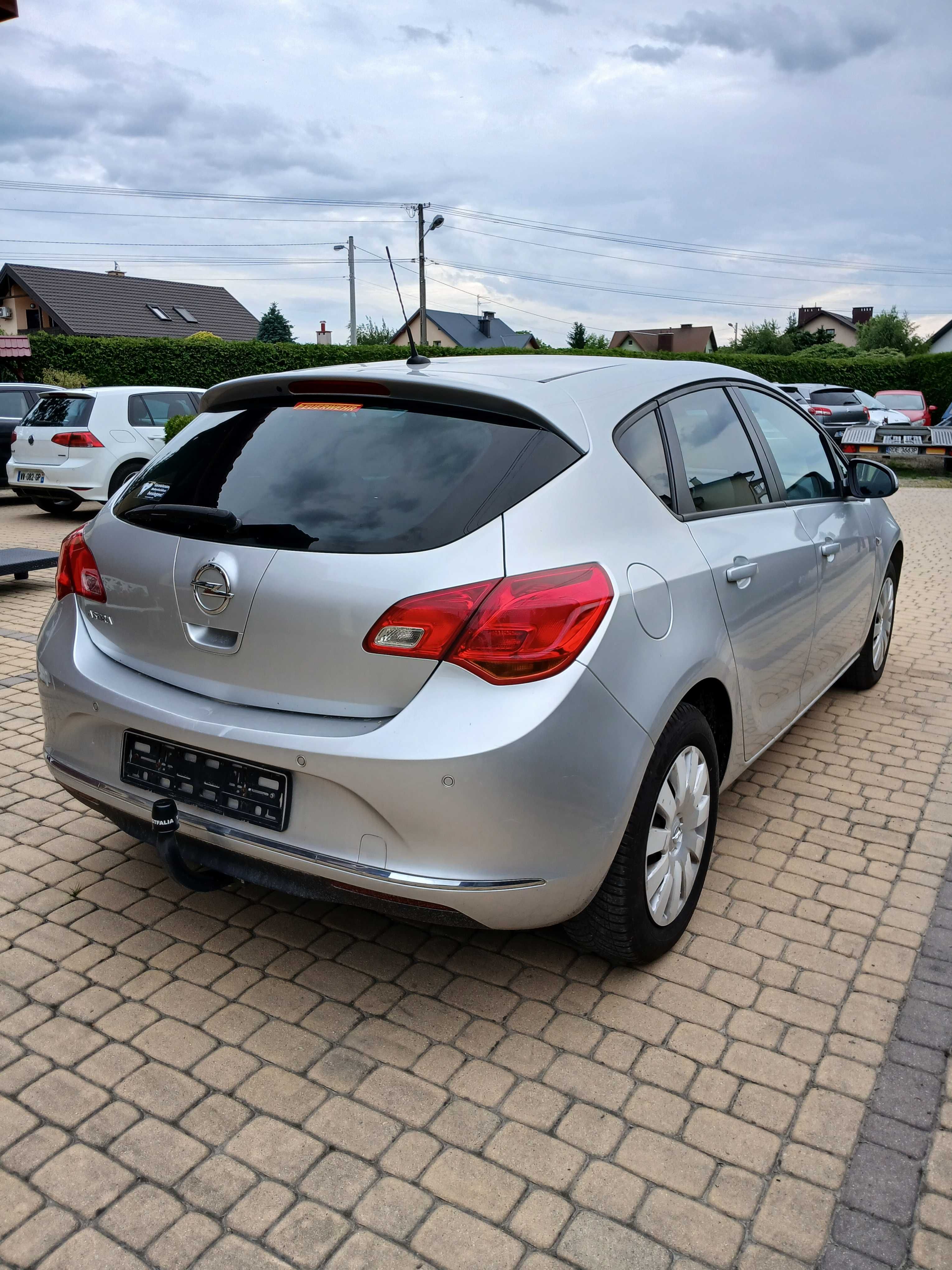 Opel Astra J 1.4B Klima 5drzw