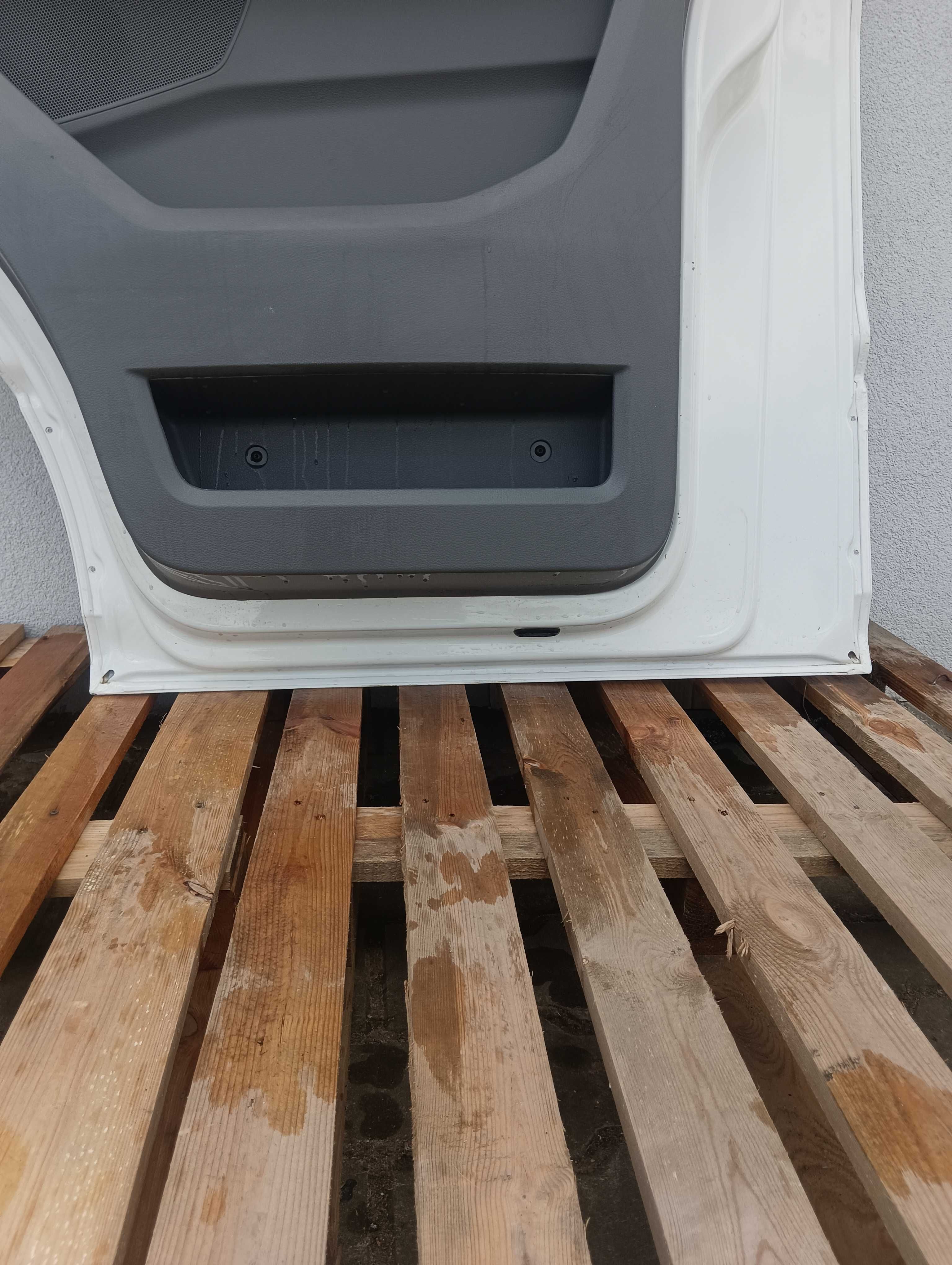 Drzwi Przednie Prawe  VW CRAFTER II 2017 MAN TGE białe A2587-06