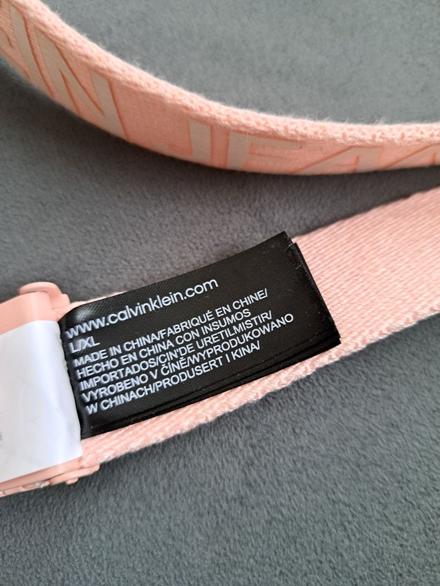 Pasek Calvin Klein pudrowy róż
