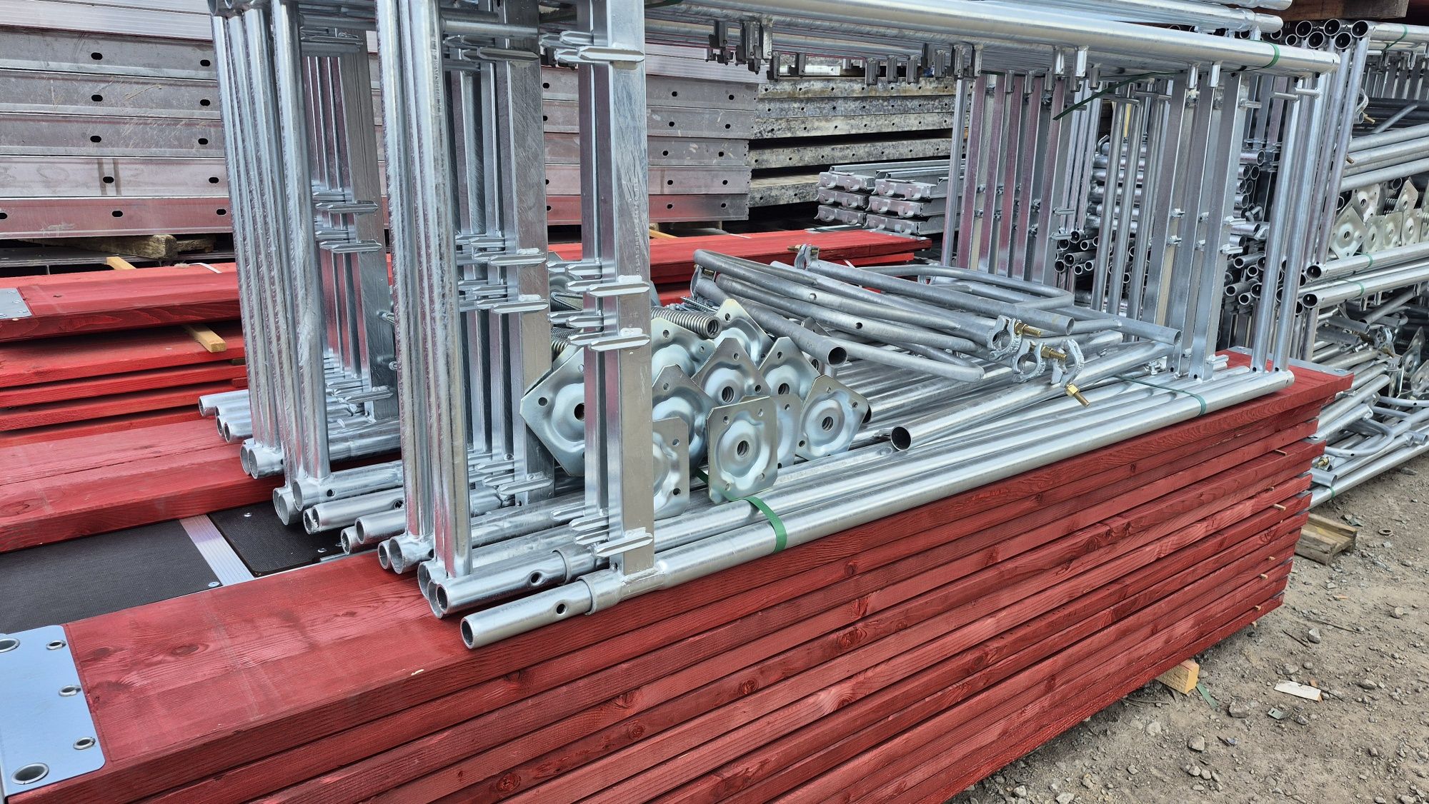 Rusztowanie systemowe elewacyjne 200 m2 SP 70 pletak plettac PEŁNE BHP