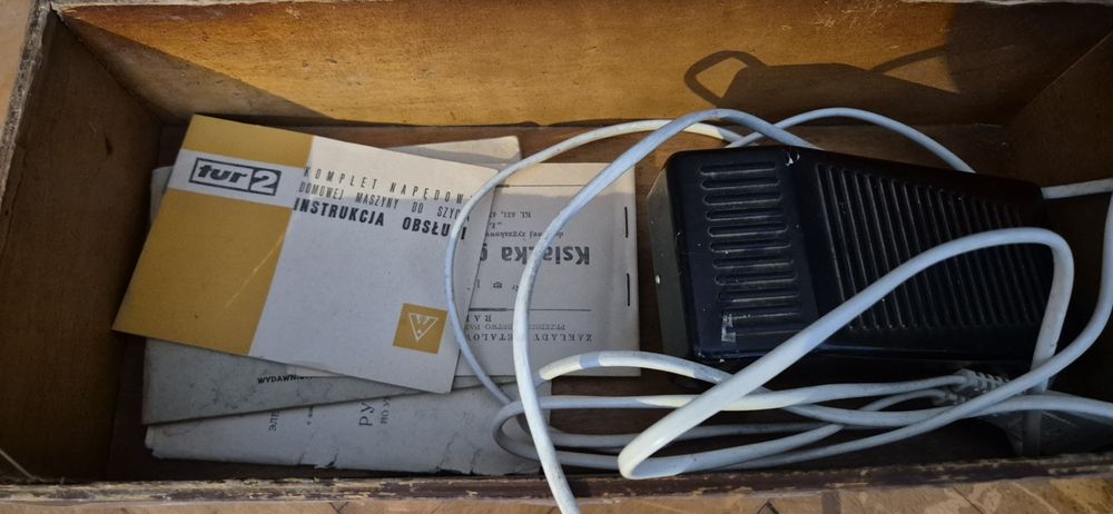 Sprawna maszyna Łucznik PRL do szycia