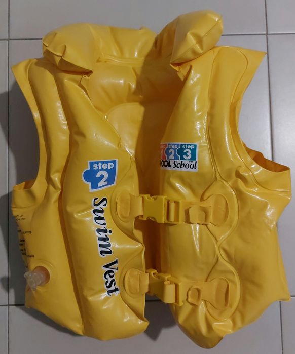 Colete de água e braçadeiras