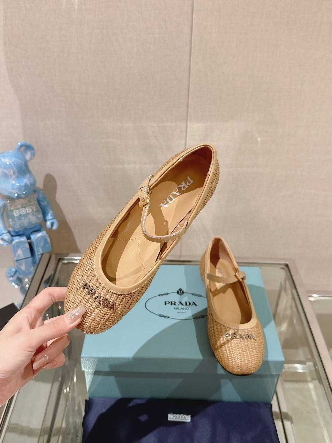 Buty, sandaly klapki, skora 110211
