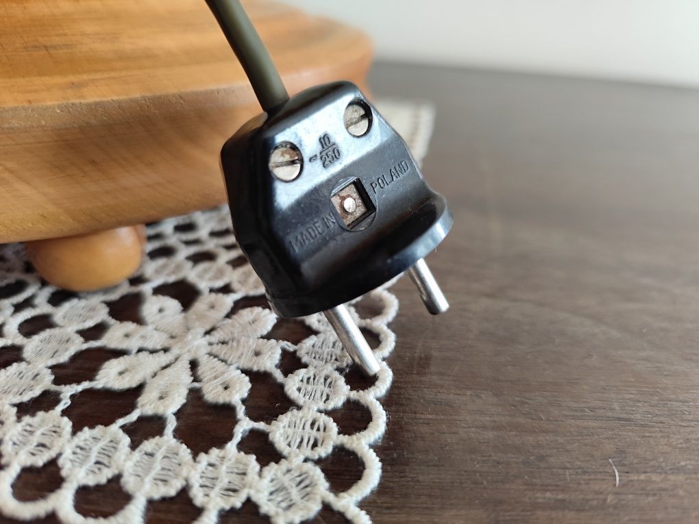 Elegancka lampa nocna stojaca biurowa z żółtym plisowanym abażurem PRL
