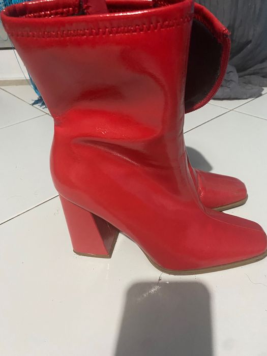 Botins vermelhos