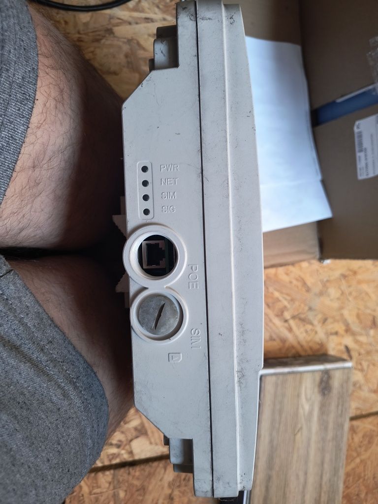 Router ZTE z modemem zewnętrznym