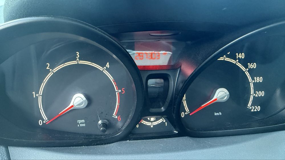 Ford Fiesta MK7_2010