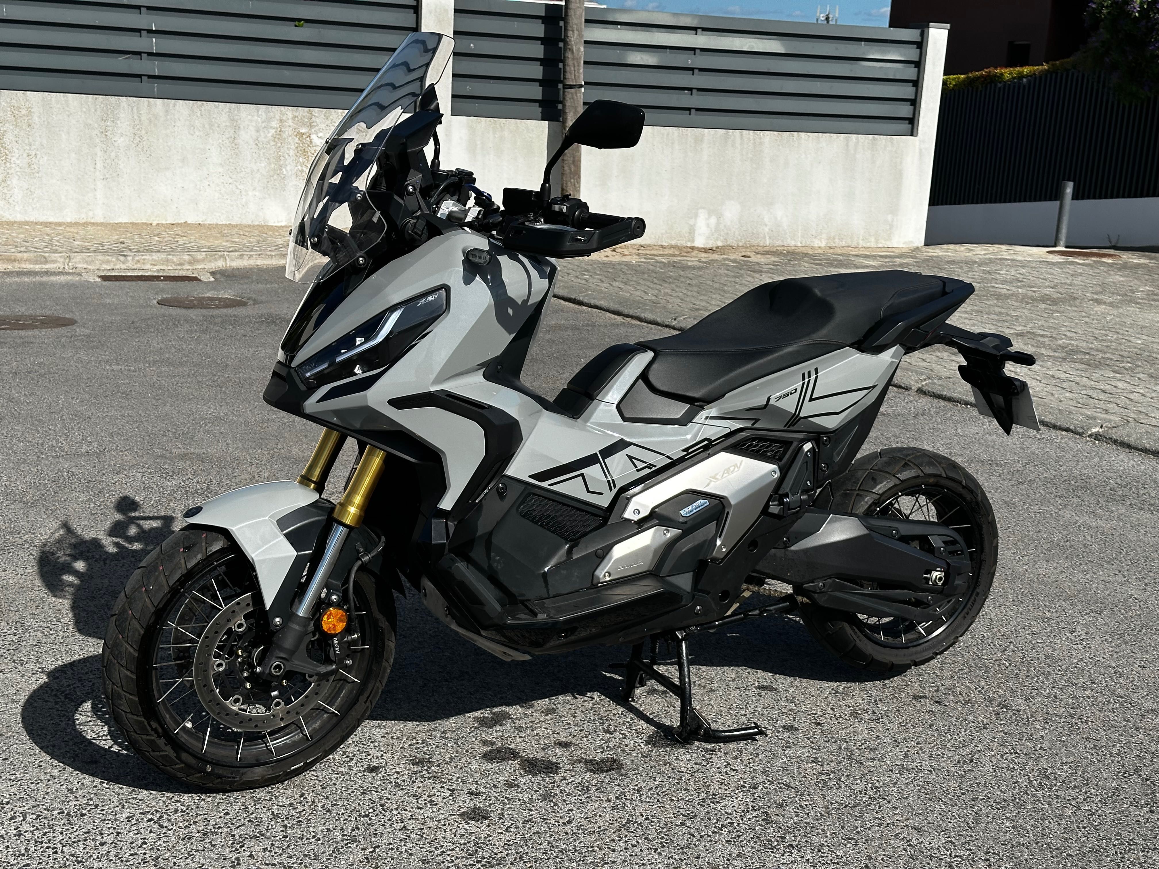 Honda X-ADV 750 18.400KM 2021