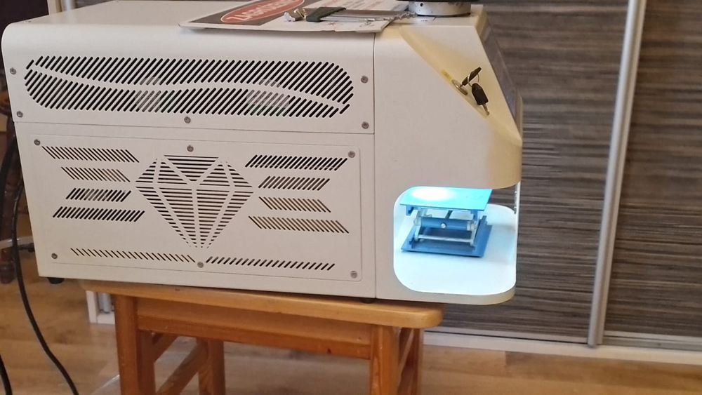 Laserowa spawarka smart laser Nd: YAG . 60W
