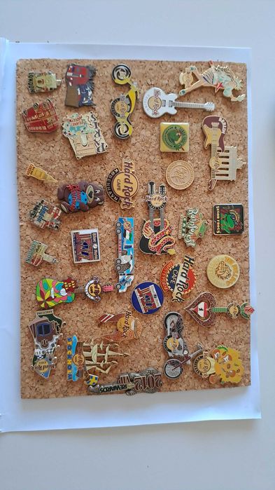 Pins Hard Rock Café e muitos + (preços variados)