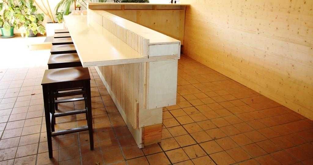 Balcão Restaurante ou Bar em contraplacado de bétula.