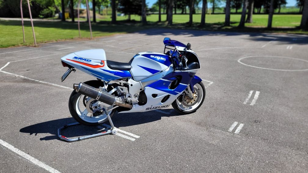 Suzuki GSXR 750 SRAD