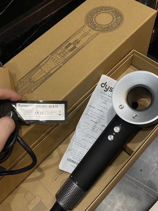 Фен Dyson supersonic