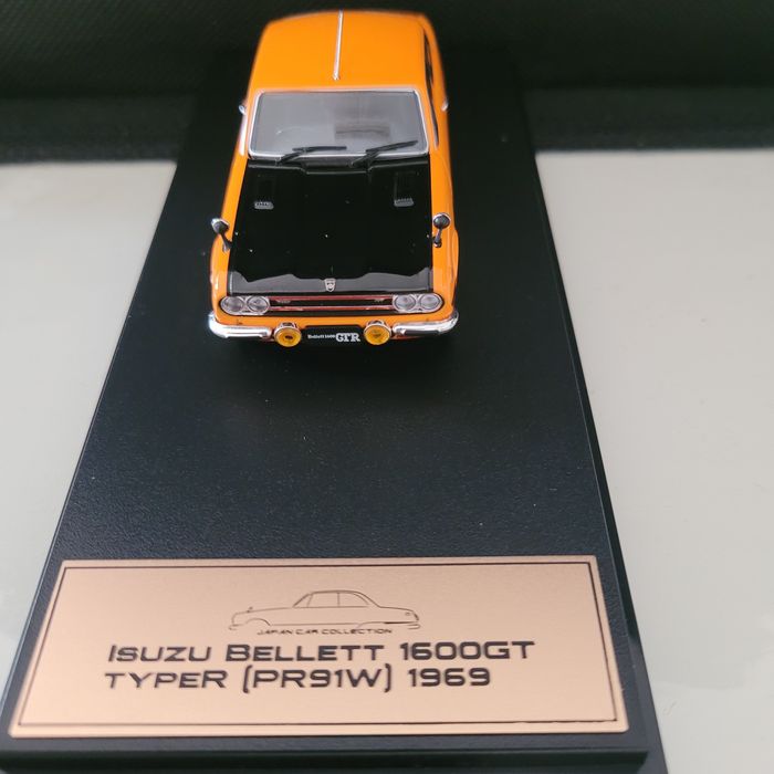 Carro miniatura Isuzu