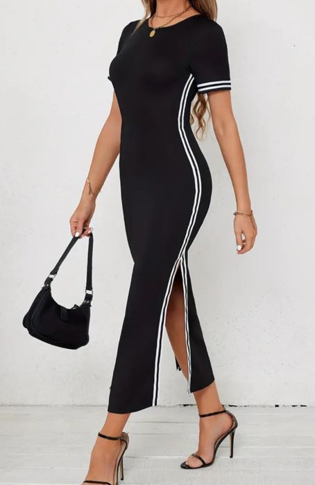 Сукня повсякденна спортивної моделі