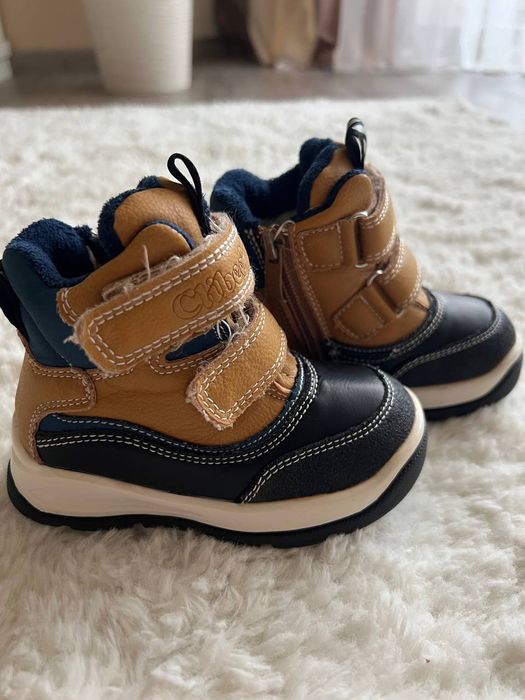 Дитяче  зимове взуття