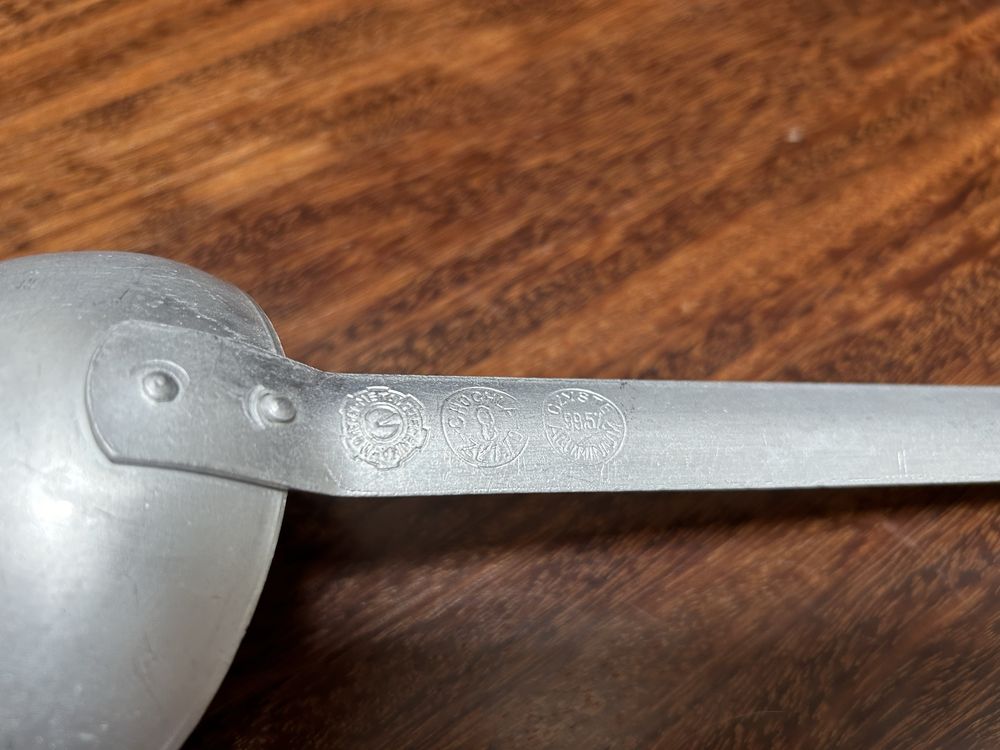 Chochelka aluminiowa z PRL