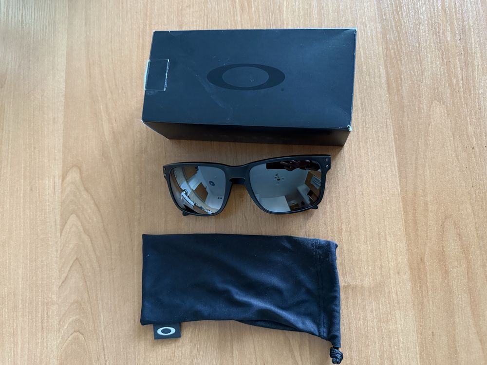 Oakley Holbrook, okulary polaryzacyjne, prizm