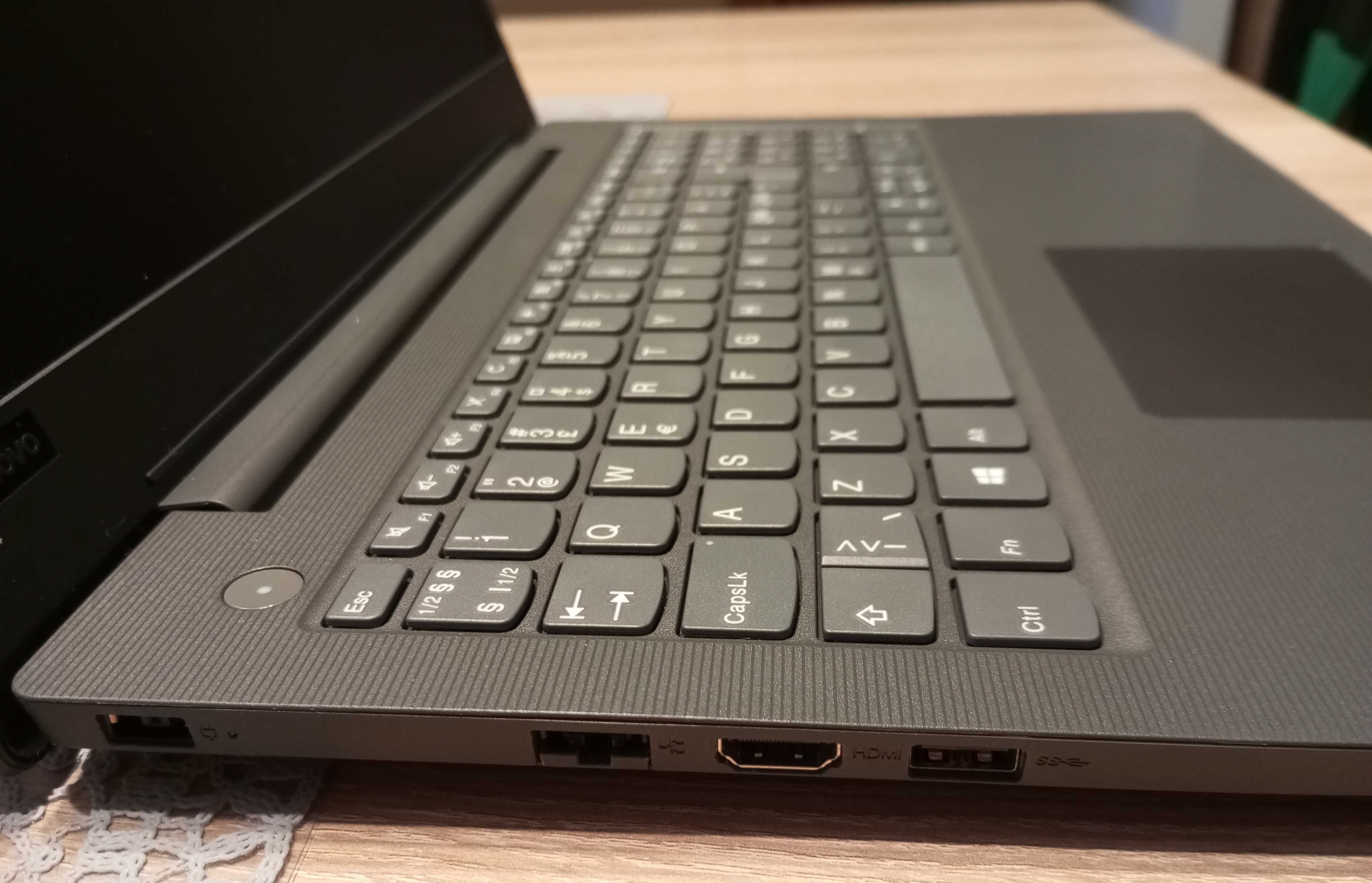 LENOVO V130 15,6" I5-7200U 12GB ram 512ssd win10 Turek