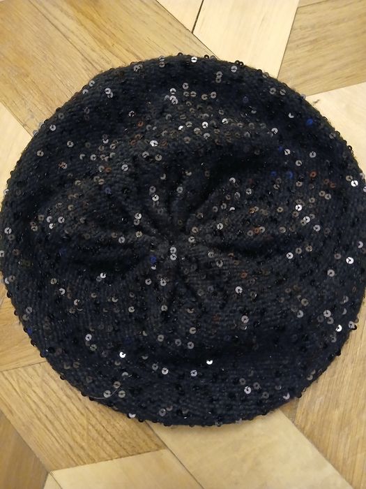 Beret damski z cekinami