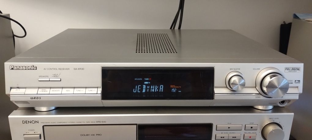 Panasonic SA-XR30 amplituner slim