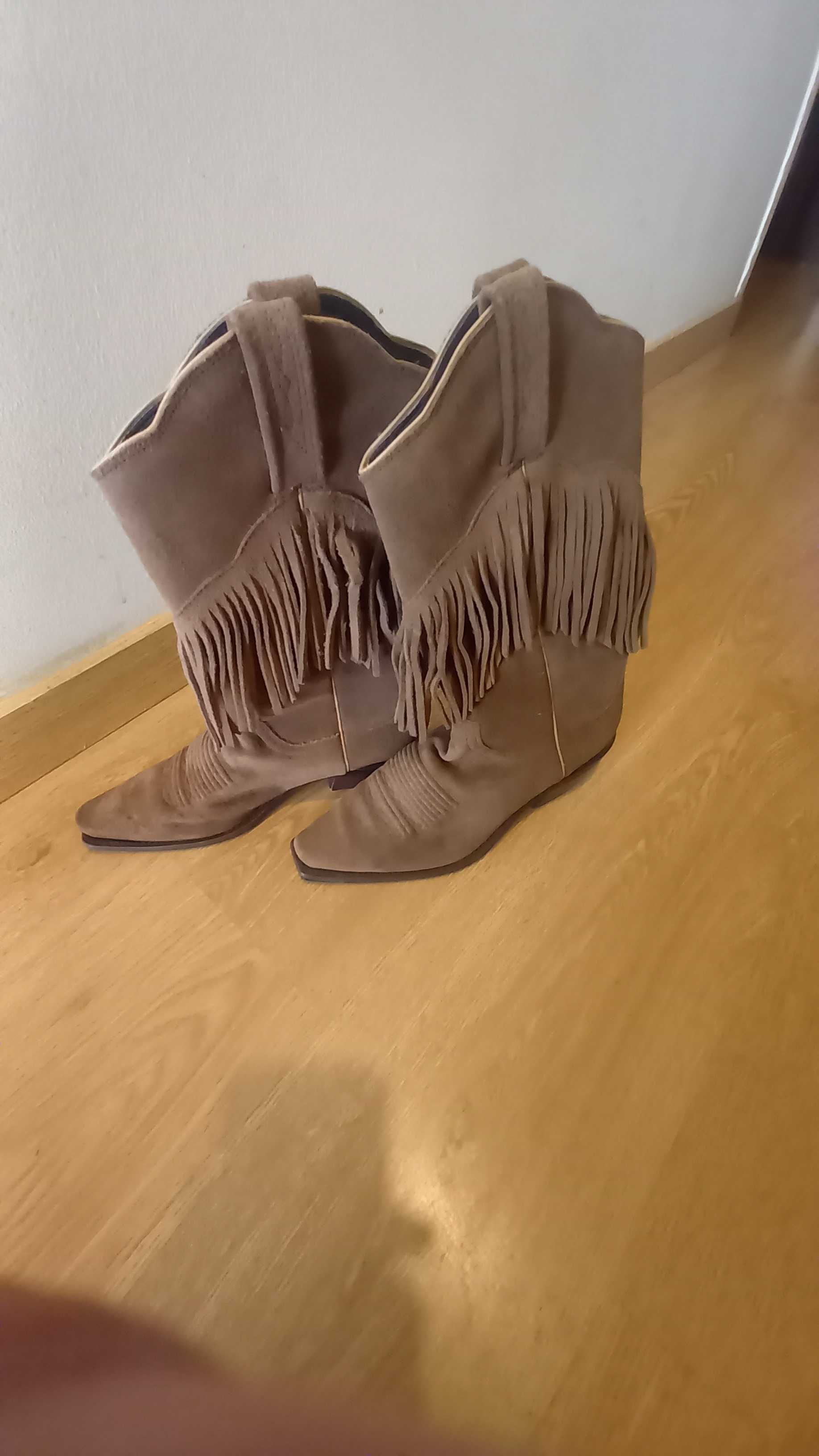 Botas couro tipo cowboy