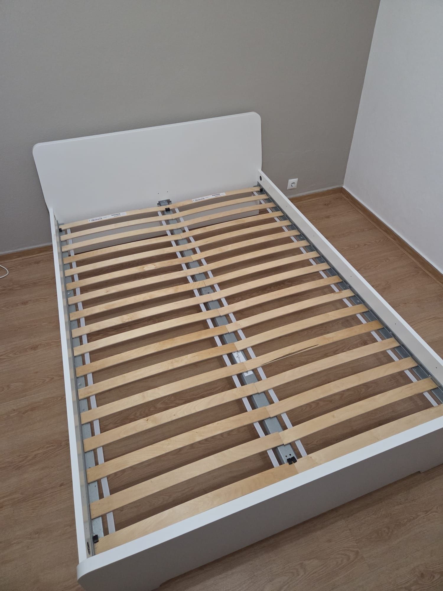 Cama de casal Askvoll IKEA