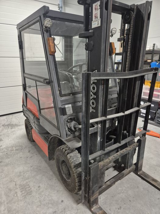 Wozek widlowy Toyota