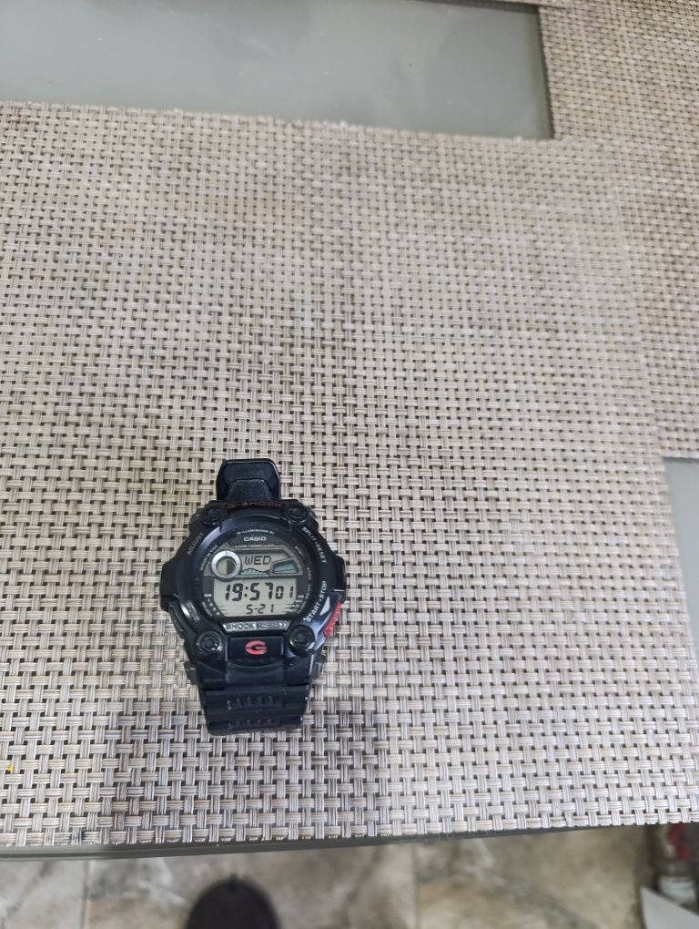 Продам Casio G-7900