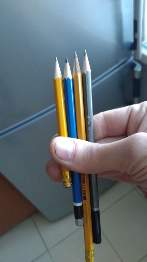 Точилка электрическая карандашей.